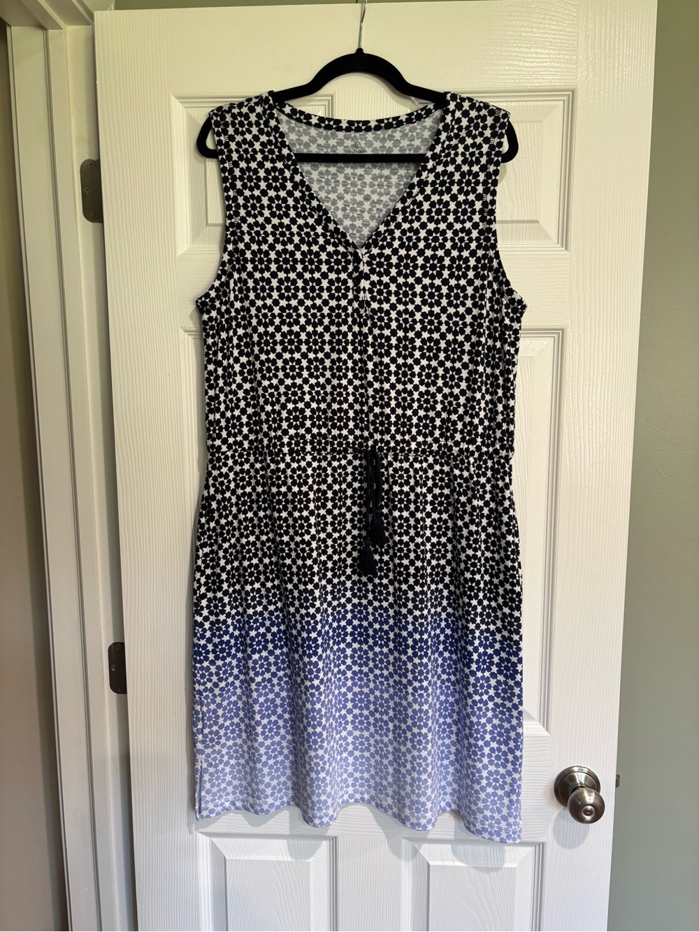 Talbots & Tommy Hilfiger - Bundle of two Summer Dresses. - Picture 4 of 5